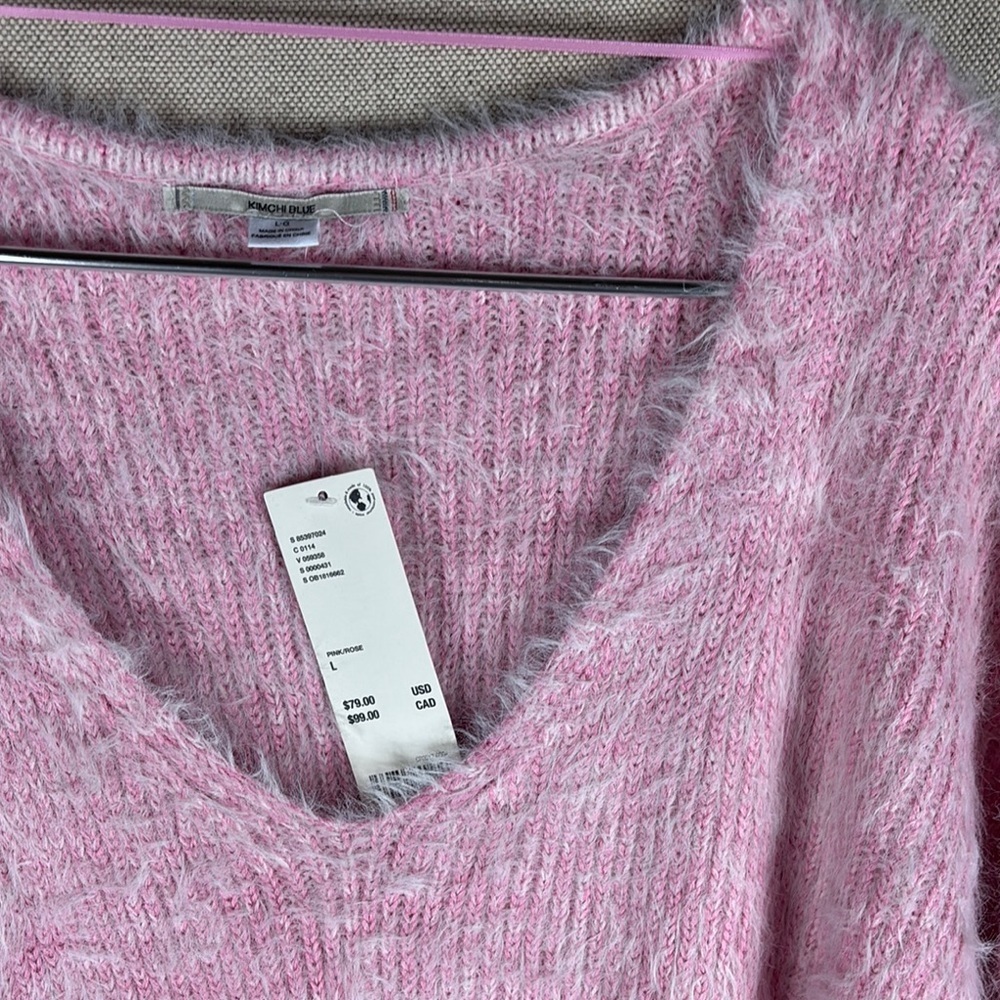Kimchi Blue > New with Tags Pink Priscilla V-Neck Fuzzy Sweater Large - Picture 3 of 12
